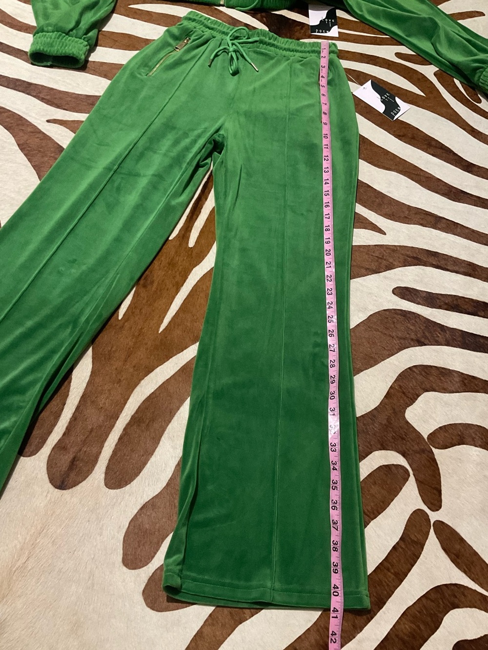 NWT Vibrant Green Velour Track Suit Cropped Jacket Wide Leg Pants Size Small - Picture 9 of 12